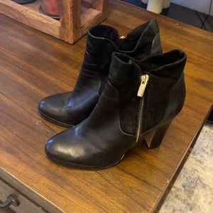 Beautiful boot from Vince Camuto. Excellent condition.